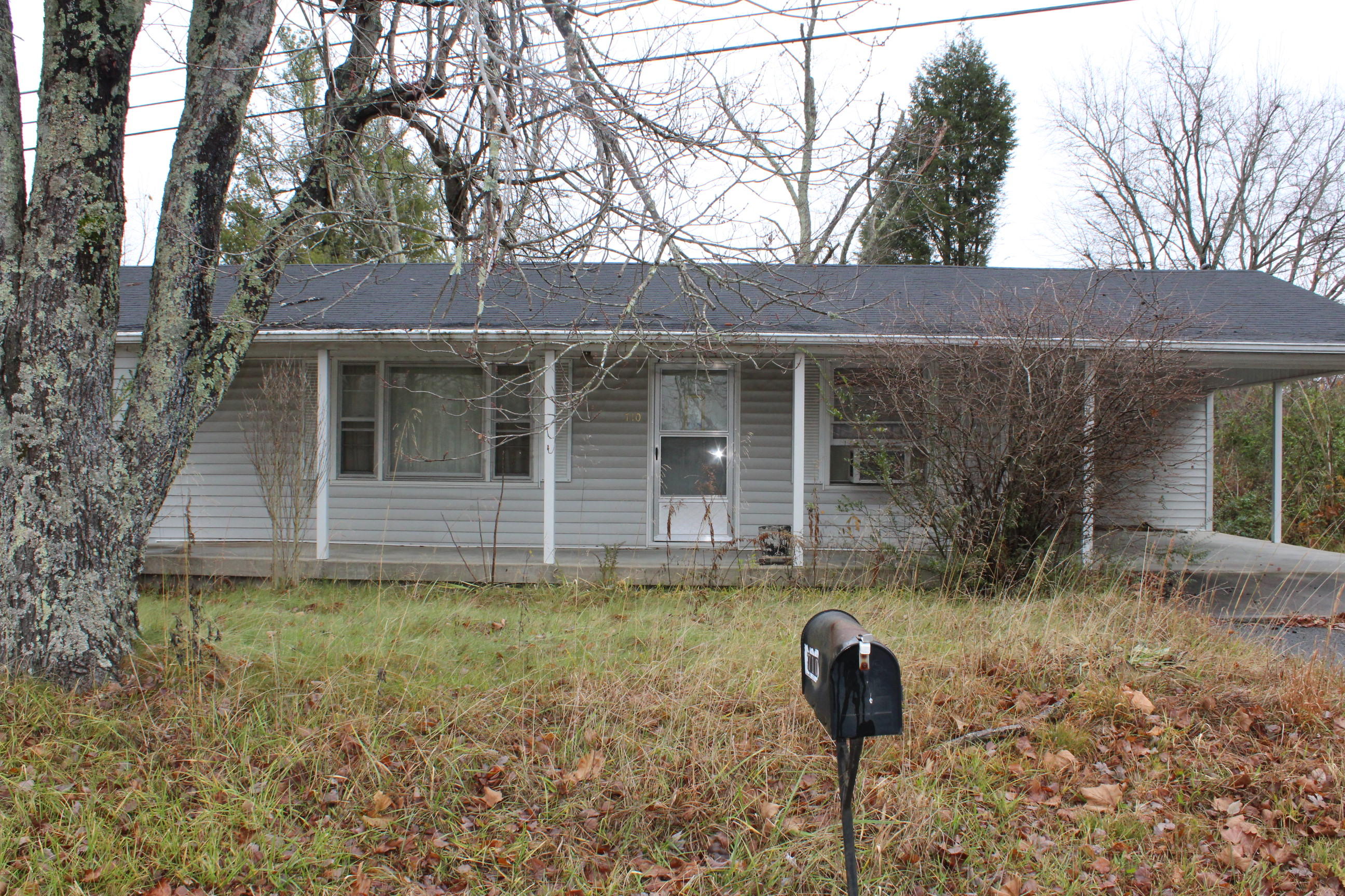710 Rugby Avenue Jamestown, TN 38556 - Photo 1 of 15 001