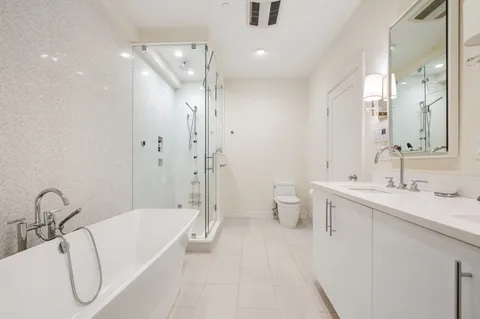 $2,799,000 | 1 Winter Place, Unit 3, Boston, MA 02108