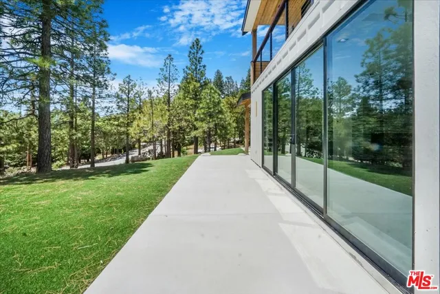$999,000 | 1021 Teakwood Drive, Lake Arrowhead, CA 92352