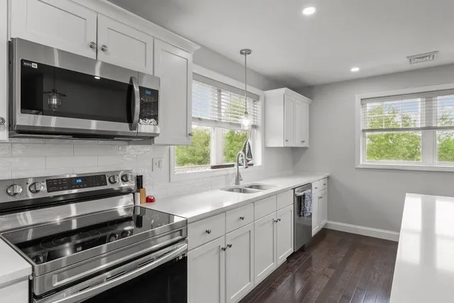 $660,000 | 15 Spadina Avenue, Warwick, RI 02889