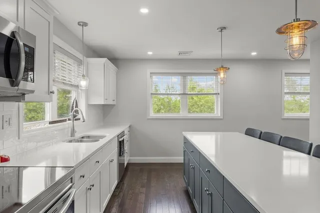 $660,000 | 15 Spadina Avenue, Warwick, RI 02889