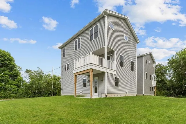 $660,000 | 15 Spadina Avenue, Warwick, RI 02889