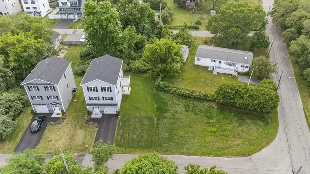 $660,000 | 15 Spadina Avenue, Warwick, RI 02889