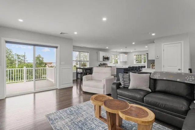 $660,000 | 15 Spadina Avenue, Warwick, RI 02889