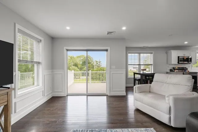 $660,000 | 15 Spadina Avenue, Warwick, RI 02889