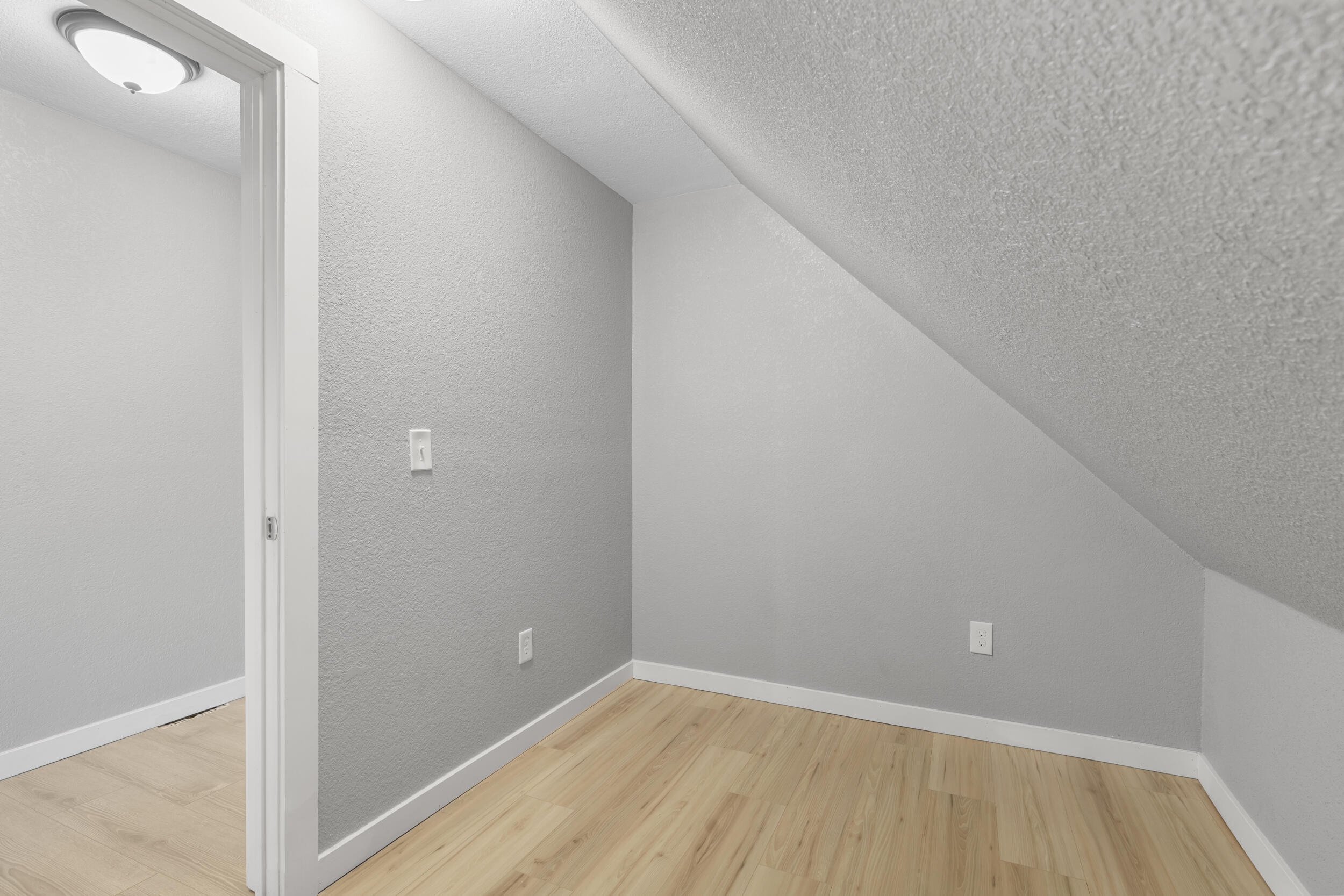 3139 North 11th Street Milwaukee, WI 53206 - Photo 12 of 16 Room