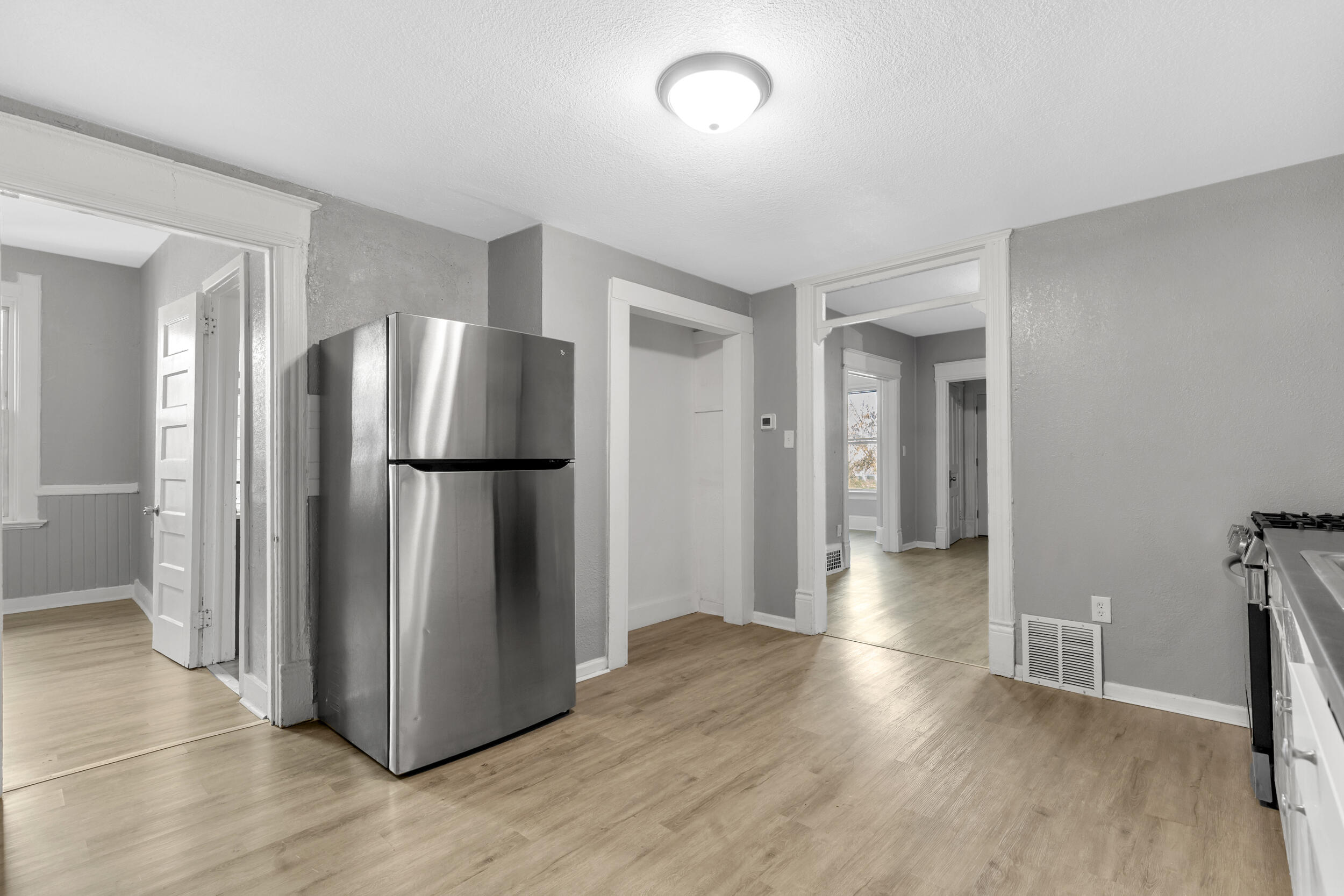 3139 North 11th Street Milwaukee, WI 53206 - Photo 5 of 16 Kitchen
