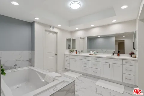 $2,999,000 | 19 Rippling Streme, Irvine, CA 92603