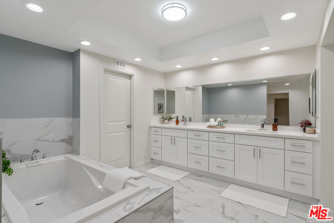 19 Rippling Streme Irvine, CA 92603 - Photo 34 of 69