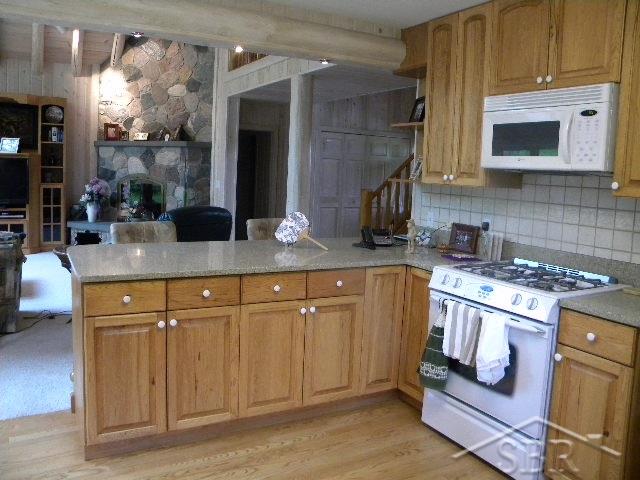 5098 North River Road Freeland, MI 48623 - Photo 21 of 28 31310082-20.JPG