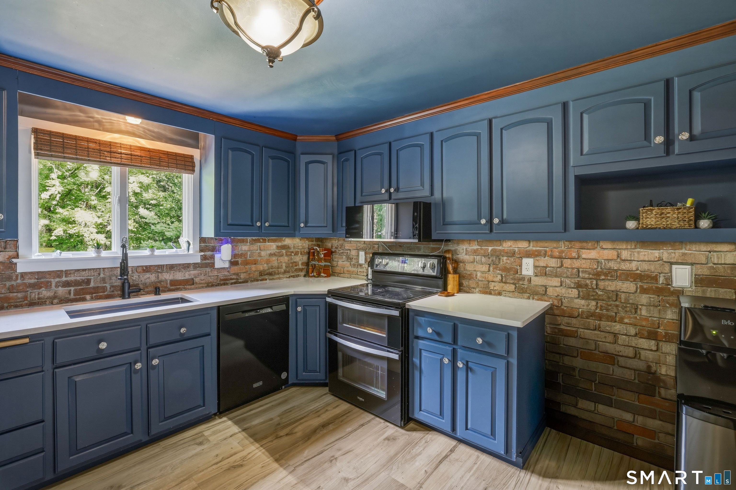 28 Intervale Road Burlington, CT 06013 - Photo 5 of 26