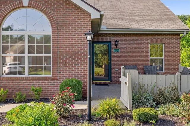 $325,000 | 5136 Polo Fields Drive, Gibsonia, PA 15044