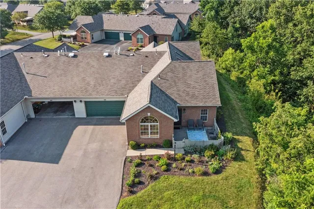 $325,000 | 5136 Polo Fields Drive, Gibsonia, PA 15044