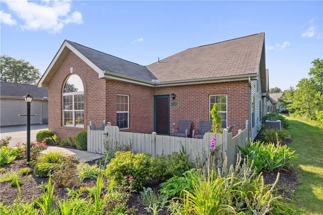 $325,000 | 5136 Polo Fields Drive, Gibsonia, PA 15044