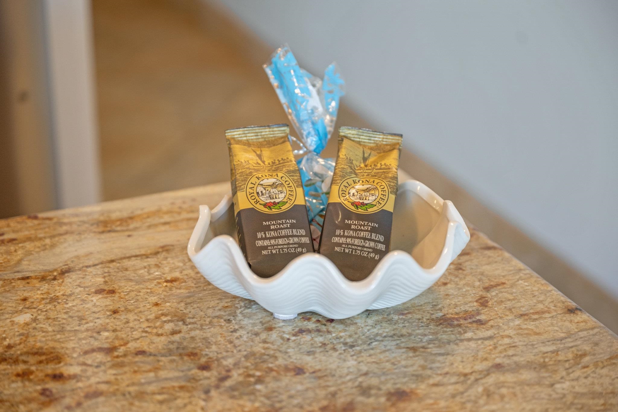 4471 Lower Honoapiilani Road, Unit 415 Lahaina, HI 96761 - Photo 21 of 44 a view of a dining room with furniture