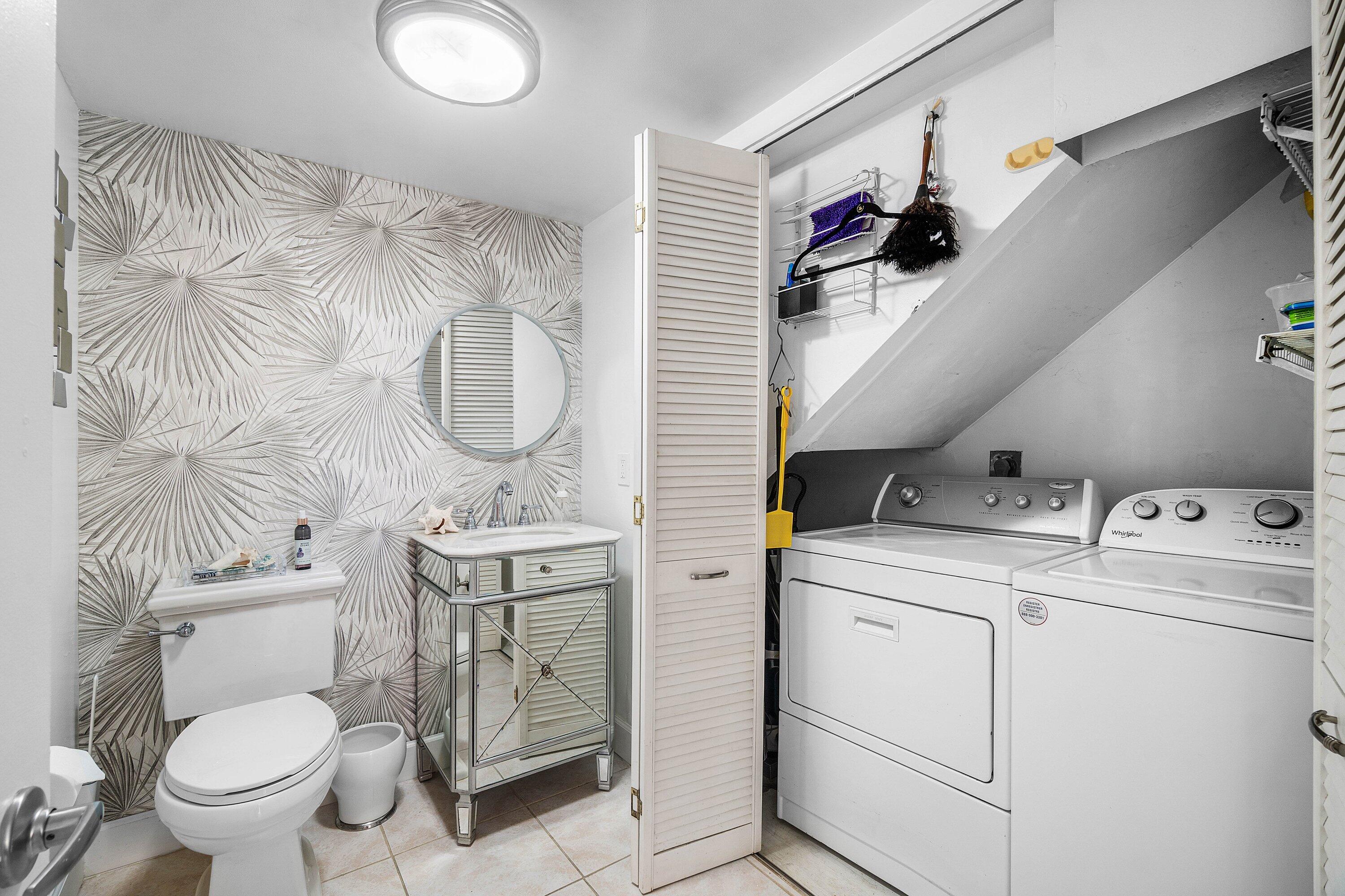 8122 Thames Boulevard, Unit C Boca Raton, FL 33433 - Photo 17 of 43 Half Bath & Laundry