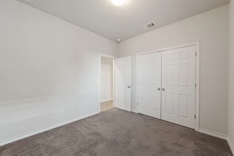 $324,000 | 601 Platinum Lane, Liberty Hill, TX 78642