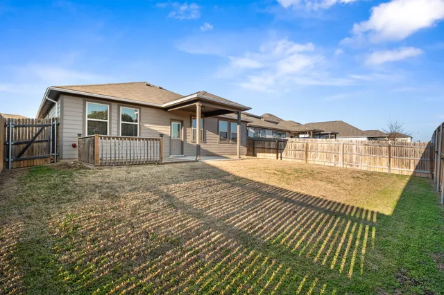 $324,000 | 601 Platinum Lane, Liberty Hill, TX 78642