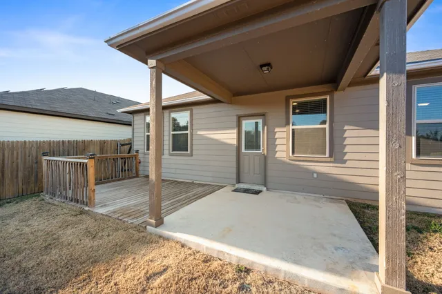 $324,000 | 601 Platinum Lane, Liberty Hill, TX 78642