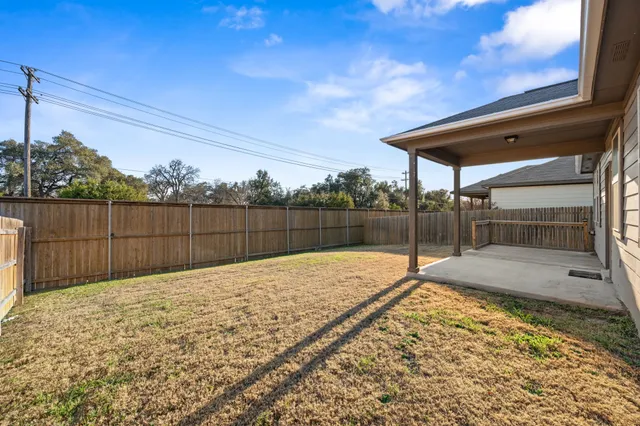 $324,000 | 601 Platinum Lane, Liberty Hill, TX 78642