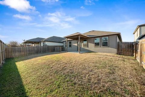 $324,000 | 601 Platinum Lane, Liberty Hill, TX 78642