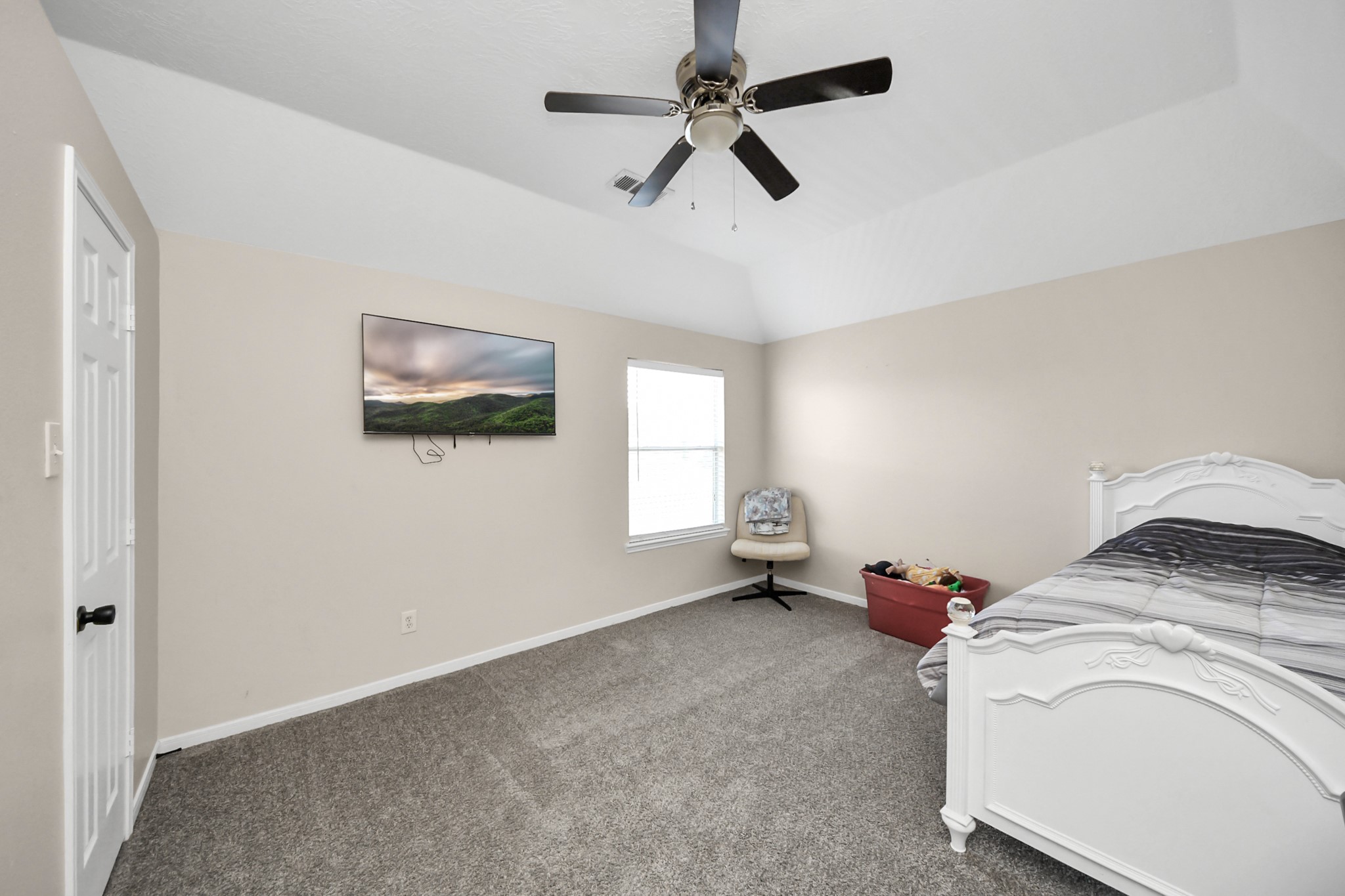 10514 Ravens Way Baytown, TX 77523 - Photo 19 of 50 Well-sized bedrooms suitable for family, guests, or a home office.