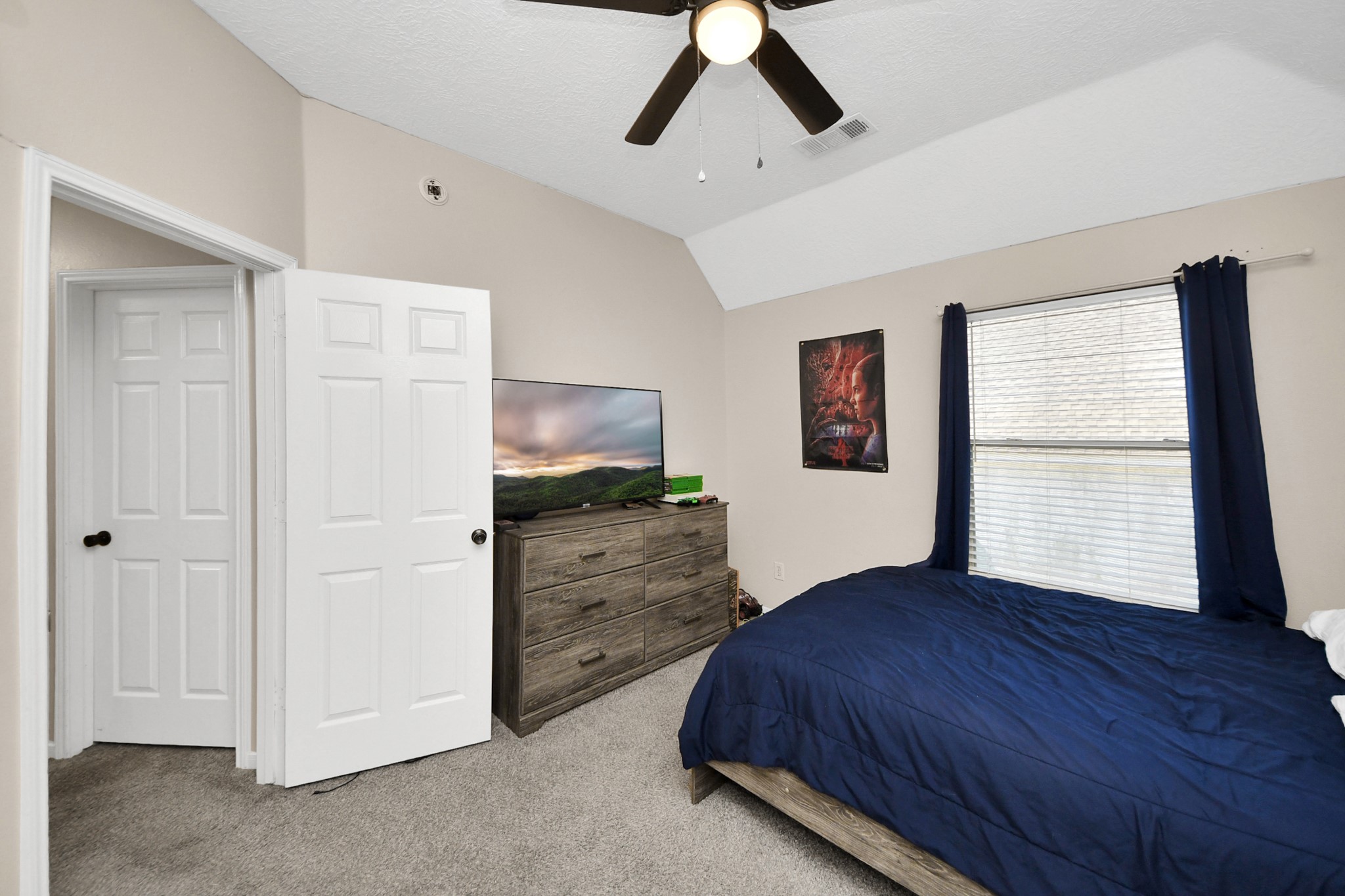 10514 Ravens Way Baytown, TX 77523 - Photo 25 of 50 Alternate view of secondary bedroom