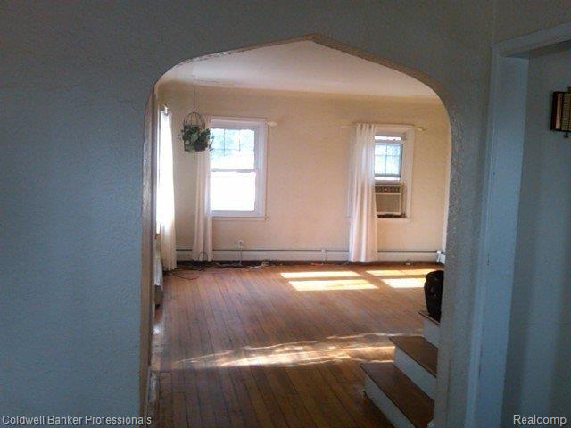 816 Academy Road Holly, MI 48442 - Photo 13 of 20 arch from DR to LR - Academy MG0