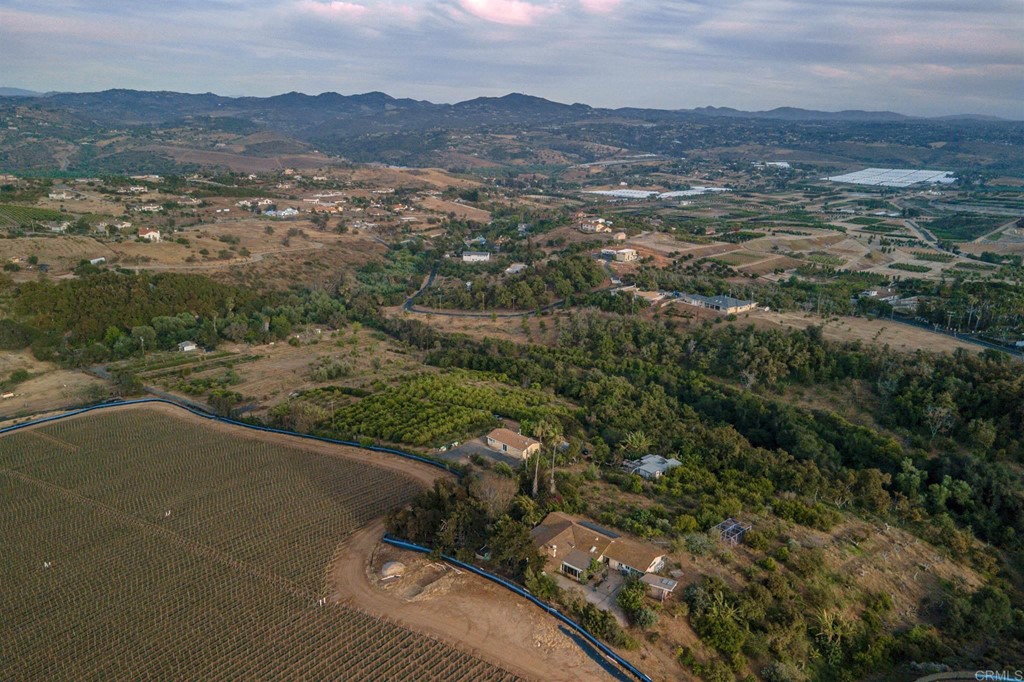 31256 Vía Puerta Del Sol Bonsall, CA 92003 - Photo 2 of 35