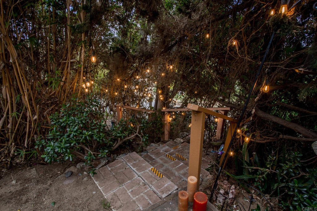 31256 Vía Puerta Del Sol Bonsall, CA 92003 - Photo 33 of 35