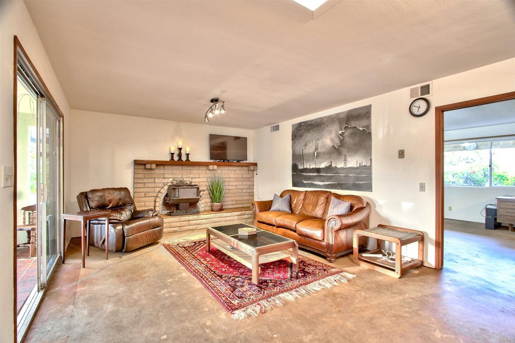 31256 Vía Puerta Del Sol Bonsall, CA 92003 - Photo 9 of 35