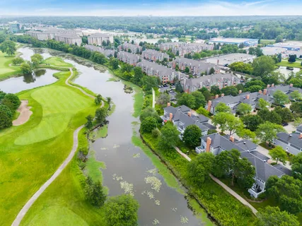 $549,000 | 17 Mashie Court, Woodridge, IL 60517