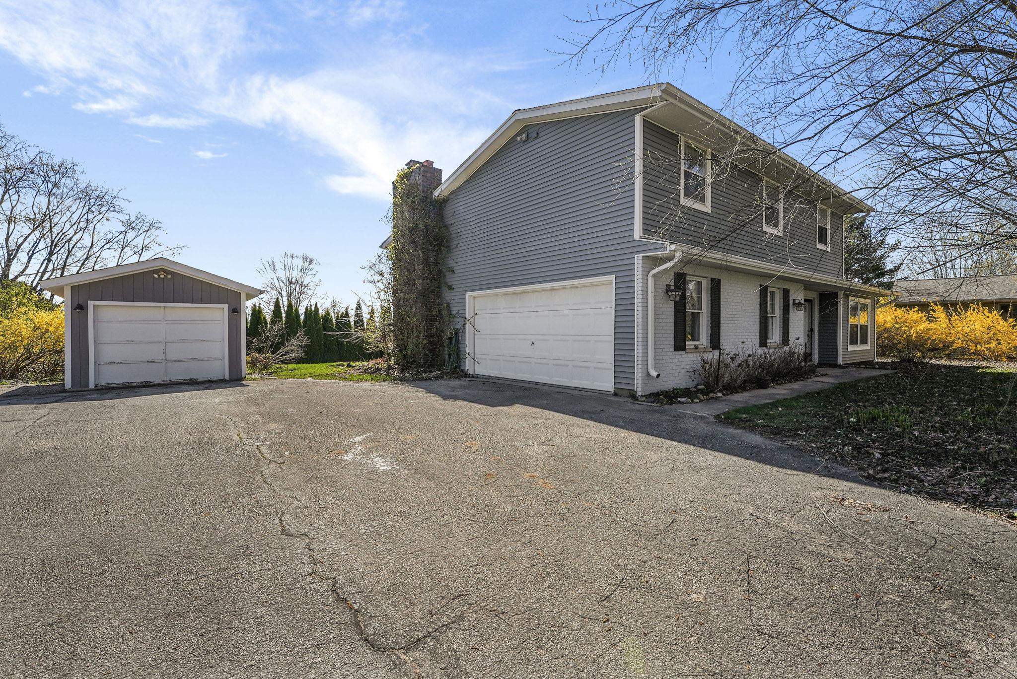 3216 Zimmerman Road Traverse City, MI 49685 - Photo 2 of 40