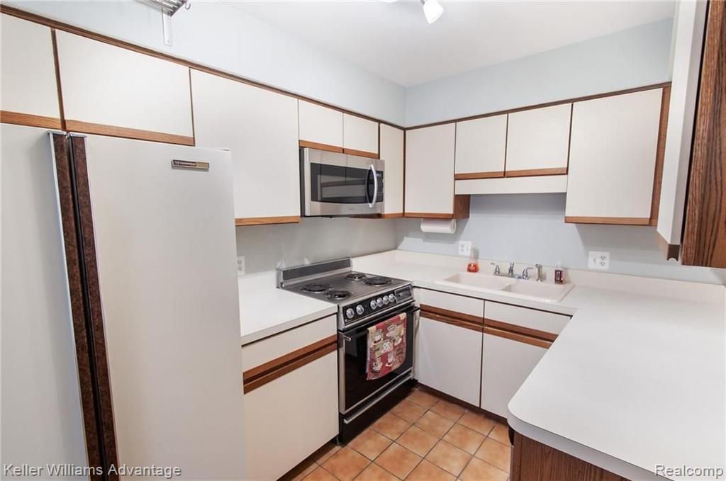 649 South Crooks Road Clawson, MI 48017 - Photo 9 of 27