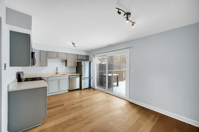 $325,000 | 6318 Prideham Street, Unit 6318, Downers Grove, IL 60516