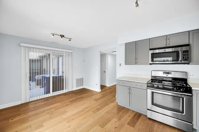 $325,000 | 6318 Prideham Street, Unit 6318, Downers Grove, IL 60516