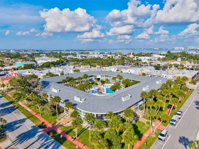 $750,000 | 500 South Washington Drive, Unit 2A, Sarasota, FL 34236