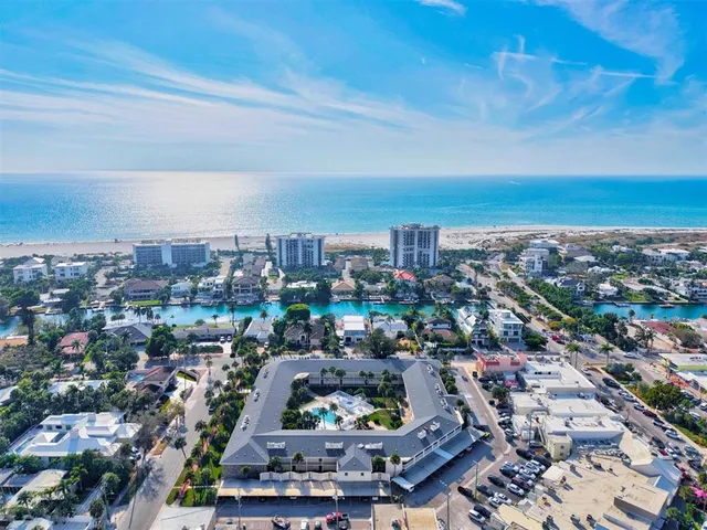 $750,000 | 500 South Washington Drive, Unit 2A, Sarasota, FL 34236