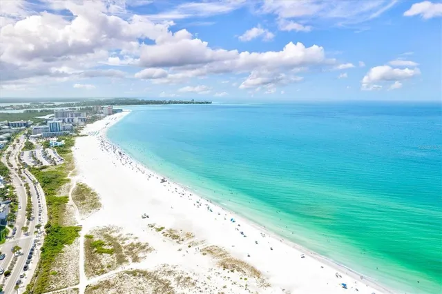 $750,000 | 500 South Washington Drive, Unit 2A, Sarasota, FL 34236