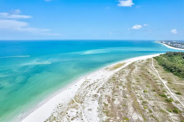 $750,000 | 500 South Washington Drive, Unit 2A, Sarasota, FL 34236