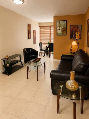 $2,099 | 17570 Atlantic Boulevard, Unit 306, Sunny Isles Beach, FL 33160