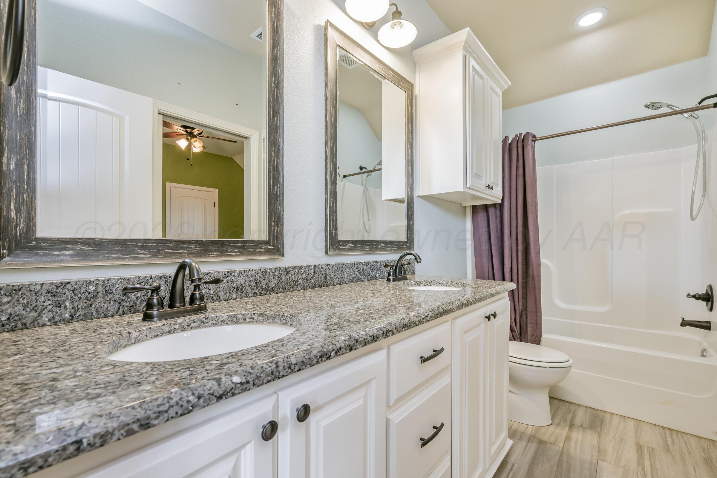 19600 Stoney Ridge Drive Amarillo, TX 79124 - Photo 25 of 41 Upstairs Bathroom