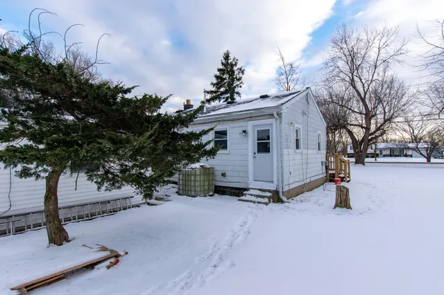 $1,100 | 3083 Ready Road, South Rockwood, MI 48179