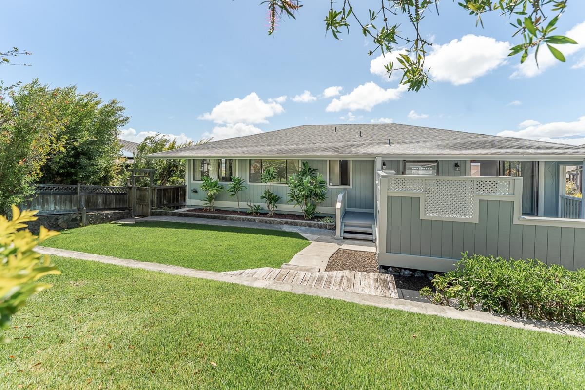 700 South Alu Road Wailuku, HI 96793 - Photo 40 of 42 a view of a backyard with a garden and plants