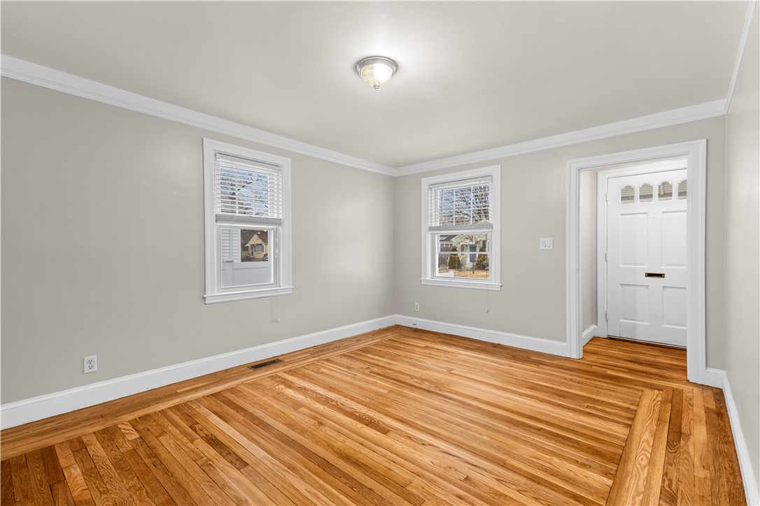 88 Mink Road Providence, RI 02908 - Photo 2 of 22