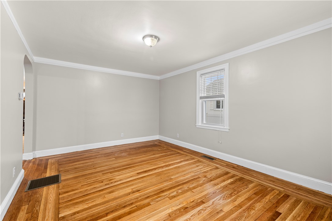 88 Mink Road Providence, RI 02908 - Photo 4 of 22