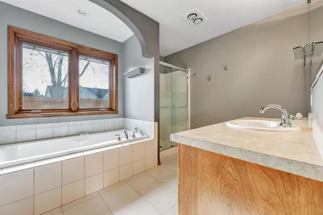 $449,900 | 479 Earnhardt Court, Green Bay, WI 54311