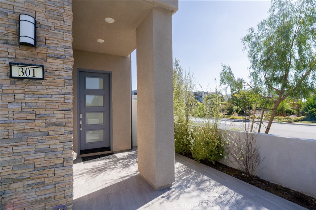301 Baluster Irvine, CA 92618 - Photo 2 of 32