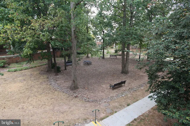 $2,300 | 12913 Alton Square, Unit 214, Herndon, VA 20170