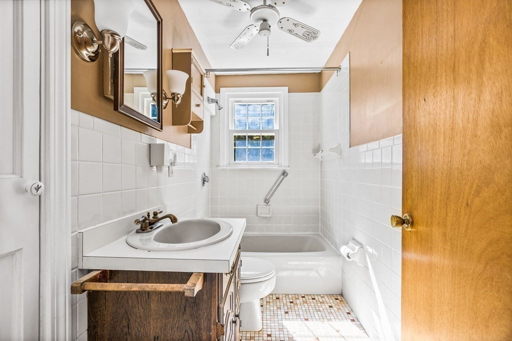 327 Tilden Road Scituate, MA 02066 - Photo 23 of 41 Gallery Image 23